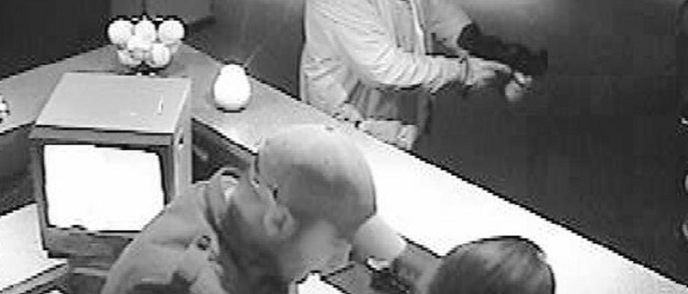 Videoaufnahme mit den gesuchten Räubern.