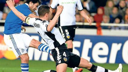 Einsame Spitze. Raúl erzielte gegen Valencia sein 69. Champions-League-Tor. Foto: Reuters