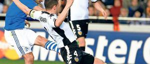 Einsame Spitze. Raúl erzielte gegen Valencia sein 69. Champions-League-Tor. Foto: Reuters