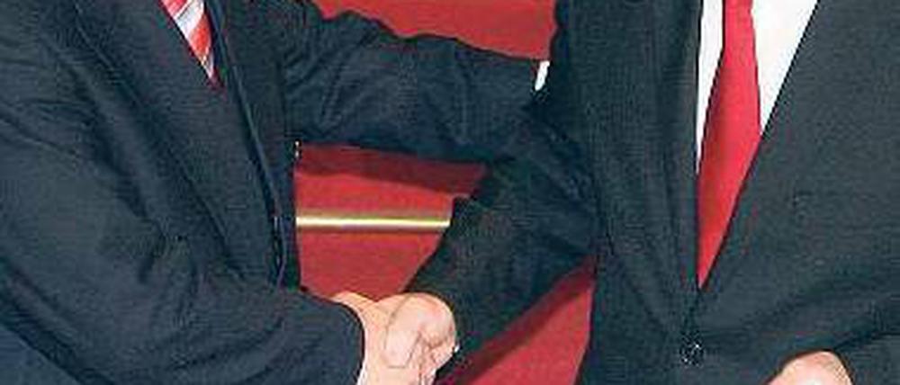 Schwarz-rote Partner. Im Januar hat Finanzminister Bullerjahn (SPD) dem scheidenden Ministerpräsidenten Böhmer (CDU) zum 75. Geburtstag gratuliert.