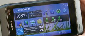 Nicht erfolgreich: Das eigene Betriebssystem Symbian hat Nokia nicht den erhofften Erfolg im hart umkämpften Smartphone-Markt gebracht. Nun setzen die Finnen auf Microsoft.