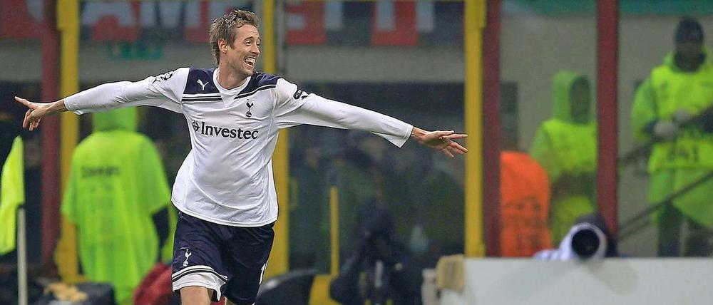 Peter Crouch bejubelt sein Siegtor gegen Milan.