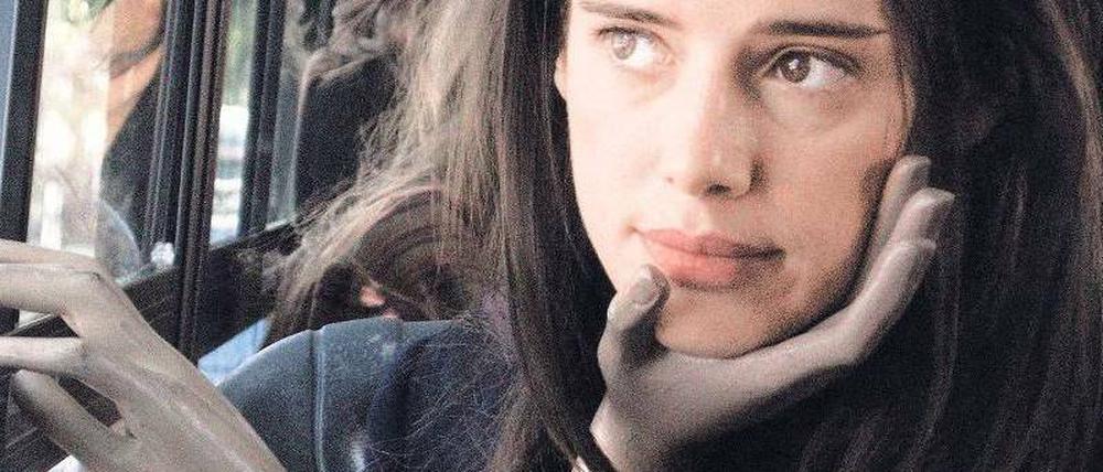 "Medianeras": Die Dekorateurin Mariana (Pilar López de Ayala) leidet an Liebeskummer.