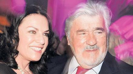 Spaß am Abend. Christine Neubauer and Mario Adorf bei der ARD-Fete.