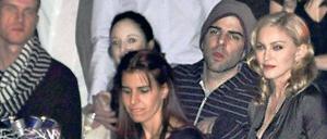 Auf ein Gläschen. Madonna feierte am Wochenende im Asphalt-Club im Keller des Hilton Hotels.