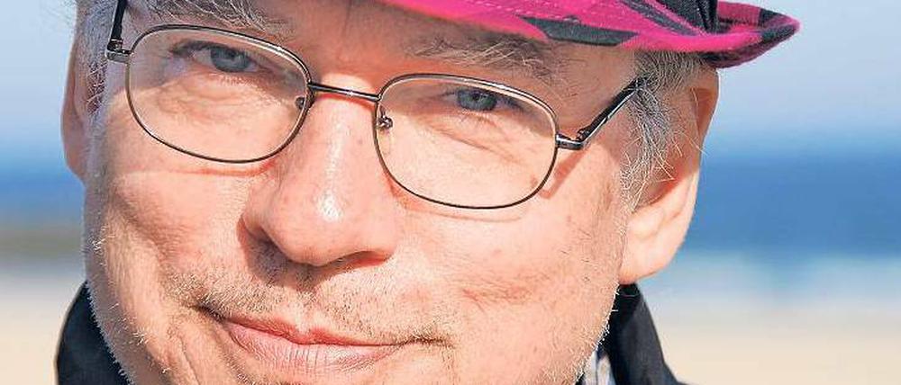 Wer bereits in jungen Jahren in den Teufelskreis der Prostitution gerät, dem gelingt nur schwer die Rückkehr in ein bürgerliches Leben, meint Rosa von Praunheim. In seinem Dokumentarfilm porträtiert er fünf Jugendliche, die ihr Geld auf dem Strich am Bahnhof Zoo verdient haben.