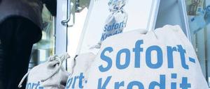 Köder für den Kunden. Manche Banken bieten mittlerweile Kredite mit einem Verkaufsschutz an. Foto: ddp