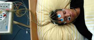 Jeder Dritte hat Probleme mit Schlafstörungen. Etwa jeder Zehnte muss deswegen von Psychologen oder Neurologen behandelt werden. 