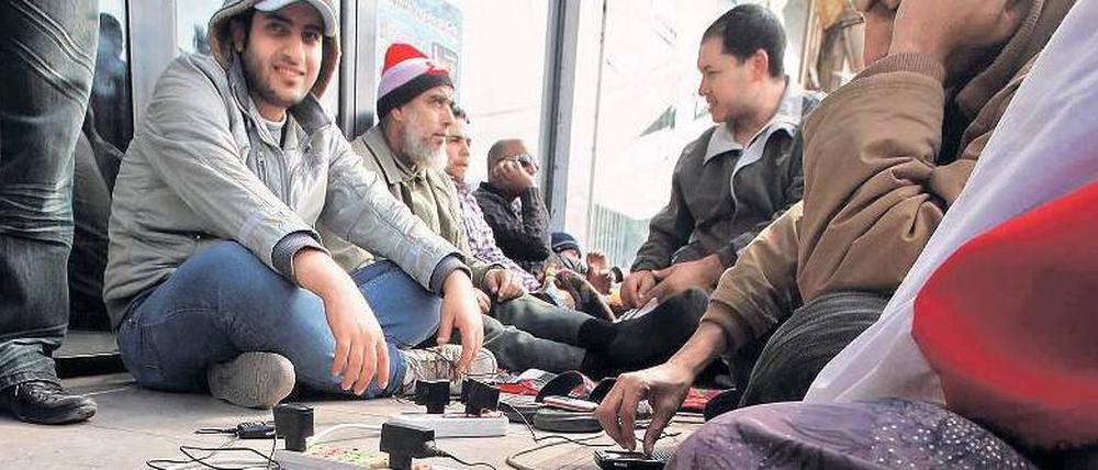 Ohne Strom keine Revolution: Eine Handyaufladestation auf dem Tahrir-Platz. 