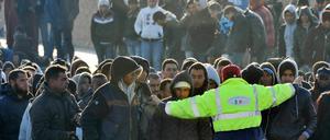 Lampedusa ist von der unerwarteten Flüchtlingswelle aus Nordafrika völlig überrollt worden.