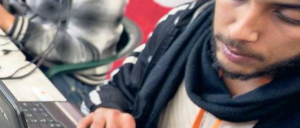 Neue Stimmen. Über das Internet organisieren die Regimegegner ihre Proteste. Foto: Imago