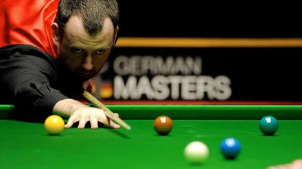 Taktikgeplänkel am Grün. Mark Williams gewann das German Masters.