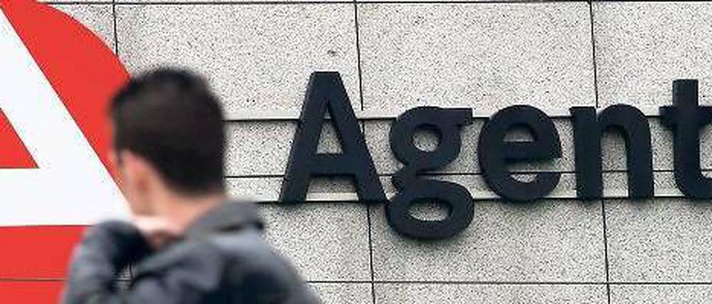 Mehr Kundschaft. 3,347 Millionen Menschen meldeten sich im Januar arbeitslos, 331 000 mehr als im Dezember. Foto: p-a/dpa