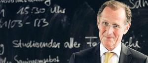 Der Hochschullehrer Bert Rürup hat sich durchgesetzt. Erst im März vergangenen Jahres ins DIW-Kuratorium berufen, baut er jetzt die Führung um.