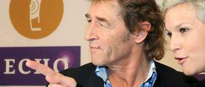 Moin. NDR–Moderatorin Ina Müller moderiert, Peter Maffay guckt zu.