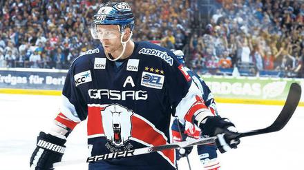 Der ewige Angreifer. Sven Felski ist bei und mit den Eisbären groß geworden, er spielte nie für einen anderen Verein. 