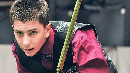 Er lebt Snooker. Pawel Leyk trainiert jeden Tag mindestens zwei Stunden. Foto: Davids