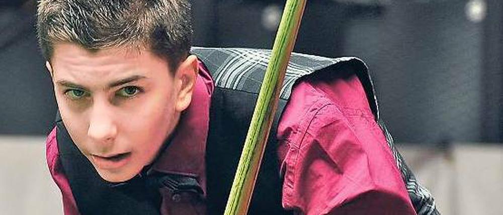 Er lebt Snooker. Pawel Leyk trainiert jeden Tag mindestens zwei Stunden. Foto: Davids