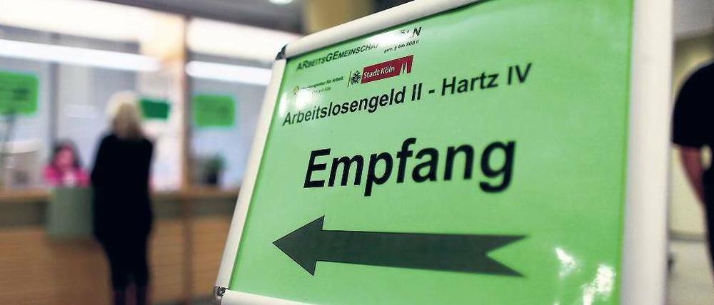 In Arbeit. Was Hartz-IV-Empfänger am Ende tatsächlich empfangen, ist noch ungewiss. 
