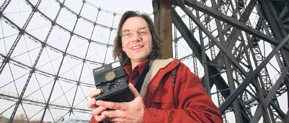 Sein Lieblingsobjekt. Hobby-Fotograf Wartmann stellt im Kulturhaus Schöneberg viele Bilder seiner Gasometer-Serie aus. 