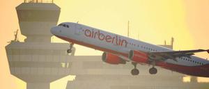 Ab nach oben. Viele der auf dem Flughafen Tegel startenden Maschinen fliegen über die Stadt. Der Lärm wird allerdings höchstens als belästigend eingestuft.