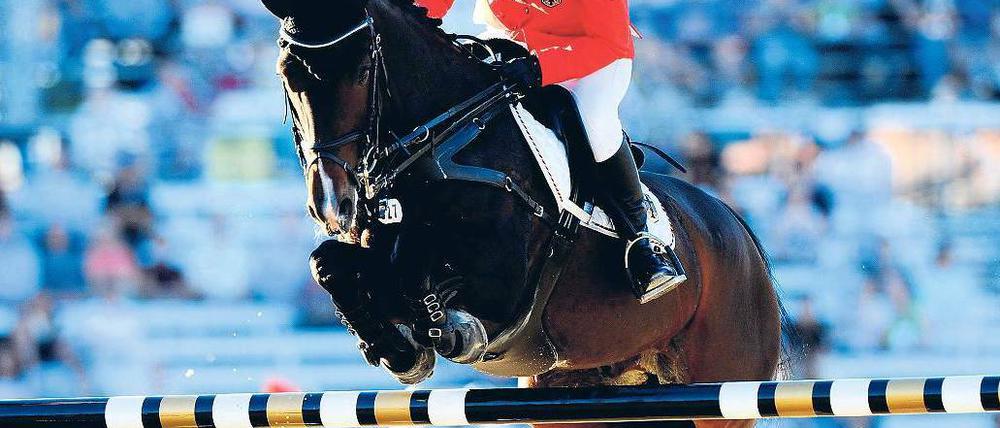 Sprung zu Gold. Mit ihrem fehlerlosen Ritt bei der WM in Kentucky rückte Janne Friederike Meyer in die Weltspitze auf. Foto: dpa