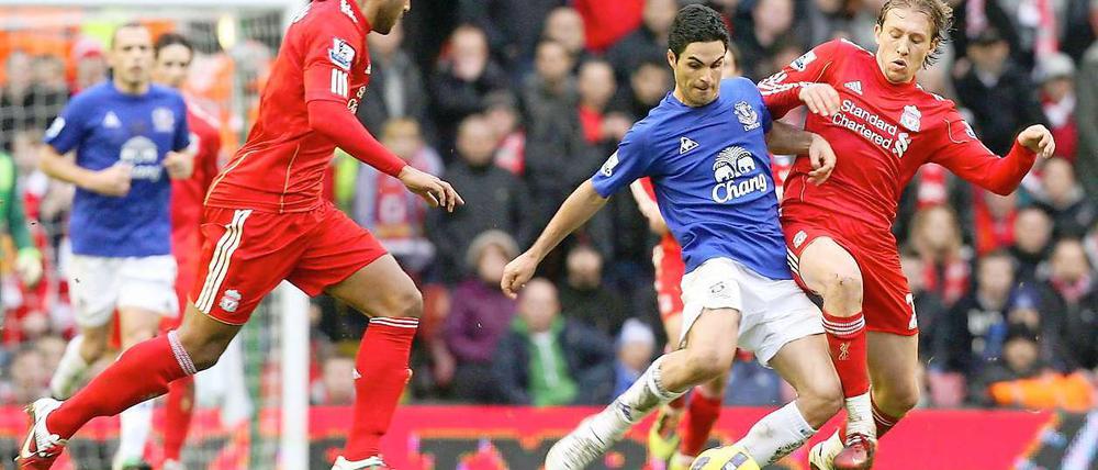 Geht ran - real und virtuell: Glen Johnson (links).