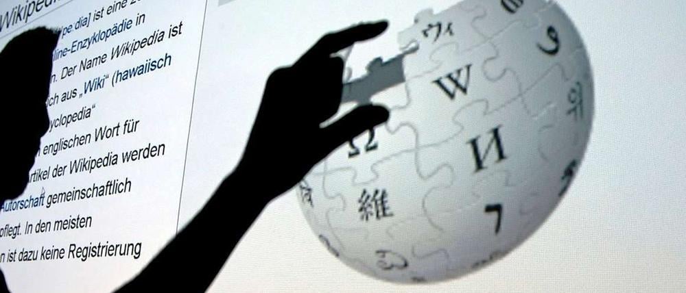 Seit zehn Jahren sammeln und veröffentlichen freiwillige Autoren Wissen in der Online-Enzyklopädie Wikipedia.