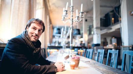 Rustikal. Caterer Klaus Peter Kofler öffnet kurz vor Beginn der Fashion Week sein temporäres Lokal. Die Ausstattung dafür stammt vorwiegend aus zweiter Hand.