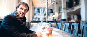 Rustikal. Caterer Klaus Peter Kofler öffnet kurz vor Beginn der Fashion Week sein temporäres Lokal. Die Ausstattung dafür stammt vorwiegend aus zweiter Hand.