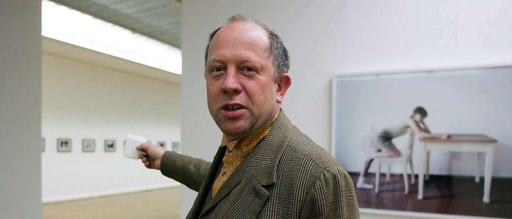 Hat den Kaffee auf: Galerist Gerd Harry Lybke.