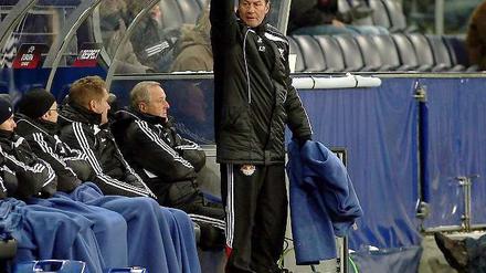 Huub Stevens gibt die Richtung in Salzburg vor. Wer da nicht spurt, der muss nach Hause fahren.