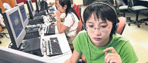Begehrte Studenten. Neben Deutschland gründen auch andere Länder Uniableger in Vietnam. Hier die australisch betriebene „International University Vietnam“. Foto: AFP
