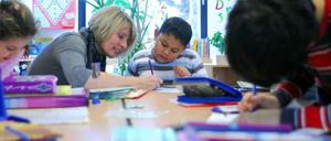 Auf gute Noten kommt es an – mehr denn je nach der Schulreform entscheiden die Zensuren über den Zugang zu den weiterführenden Schulen. Umso genauer schauen Eltern jetzt hin, ob das Bewertungssystem an Grundschulen gerecht ist. 