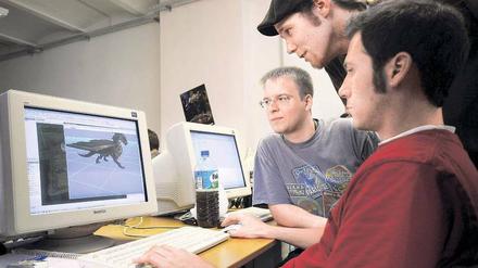 Spielend lernen. An der seit zehn Jahren bestehenden Games Academy in Mitte werden die Absolventen im Umgang mit 3-D-Animationen geschult. Foto: Imago