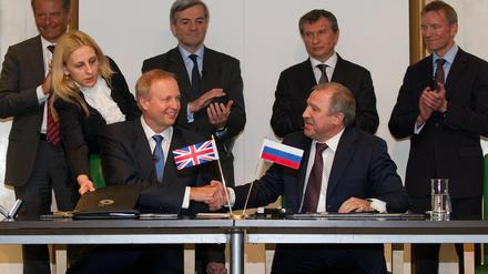 BP und Rosneft besiegeln das Geschäft.