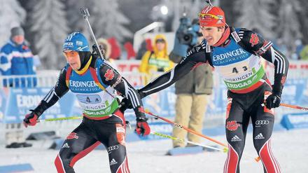 Ab in die Spur. Arnd Peiffer schickt Schlussläufer Michael Greis in Oberhof ins Rennen. Foto: dpa