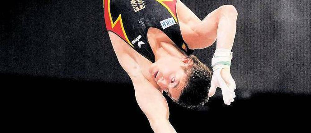 Alleine oben. Am Reck, wo sonst vor allem Fabian Hambüchen glänzte, will sich nun Philipp Boy in die Höhe schrauben.