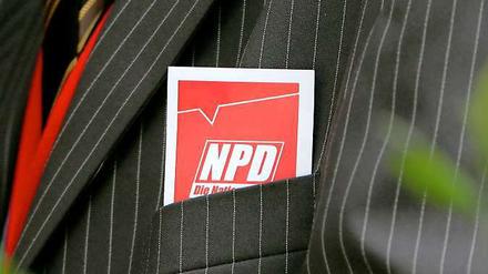Bald auch an Berliner Schulen? Ein Delegierter bei einem Bundesparteitag der NPD. Die Partei möchte in der Aula der Lichtenberger Max-Taut-Schule Veranstaltungen abhalten.