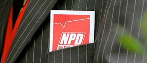 Bald auch an Berliner Schulen? Ein Delegierter bei einem Bundesparteitag der NPD. Die Partei möchte in der Aula der Lichtenberger Max-Taut-Schule Veranstaltungen abhalten.