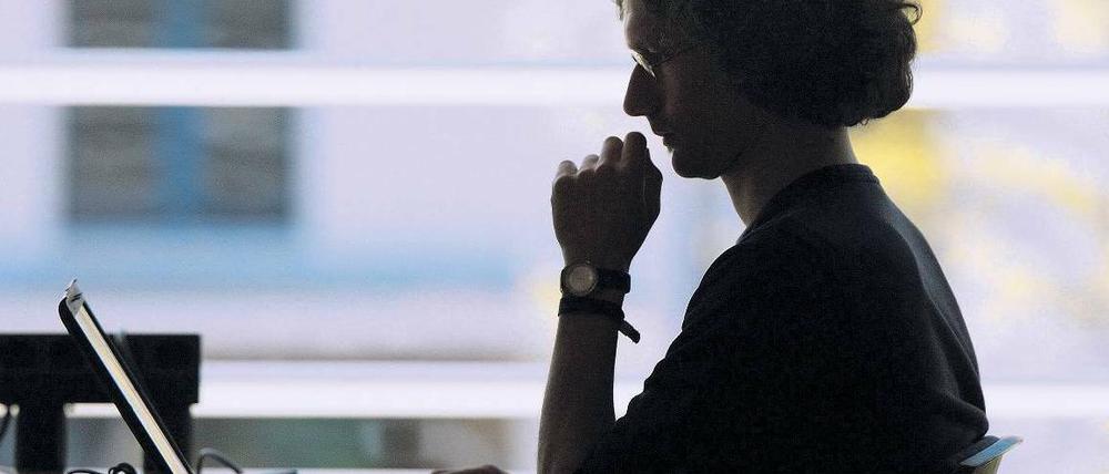 Anstrengende Forschung. Viele Studierende, aber auch manche Professoren, wollen es sich ein wenig leichter machen.