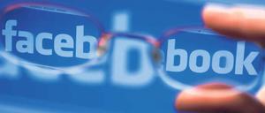 Unter Beobachtung. Facebook hat weltweit 500 Millionen Nutzer – und zieht immer mehr Werbekunden an.