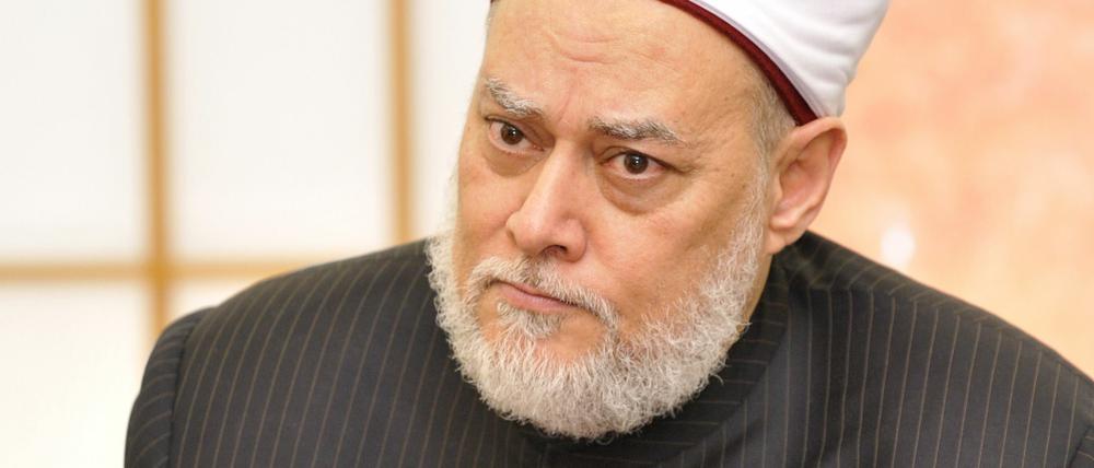 Ali Gomaa, Großmufti von Ägypten, verurteilt den Anschlag von Alexandria: "Wer auch immer Verbrechen im Namen Gottes oder einer Religion begeht, ist ein Lügner und nichts anderes als ein Verbrecher", schreibt er in einem Gastbeitrag im Tagesspiegel.
