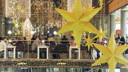 Ein Päuschen vor und nach dem Shoppen sei den Kauflustigen gegönnt.