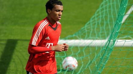 Luiz Gustavo.