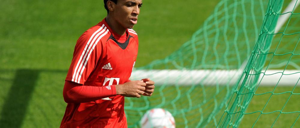 Luiz Gustavo.