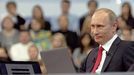 Wladimir Putin nimmt in seiner TV-Sprechstunde kein Blatt vor den Mund.