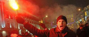 Oppositionsanhänger gehen in Minsk auf die Straße.