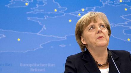 In der Währungskrise gilt Angela Merkels Solidarität hauptsächlich den Gläubigern der Banken, von denen viele in Deutschland sitzen. 
