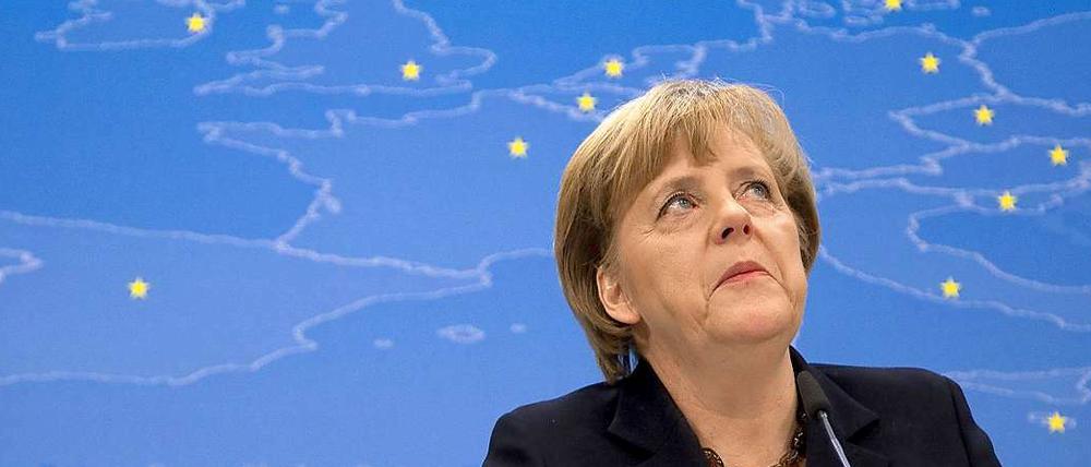 In der Währungskrise gilt Angela Merkels Solidarität hauptsächlich den Gläubigern der Banken, von denen viele in Deutschland sitzen.